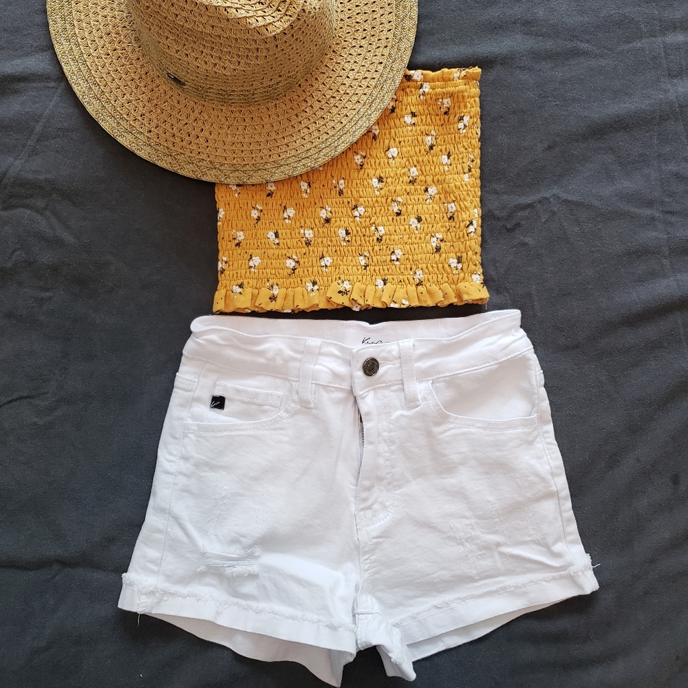 KanCan Estillo White Shorts